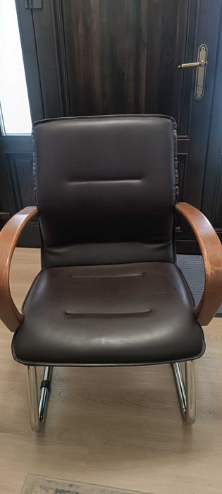 Scaun pentru birou, din piele ecologică