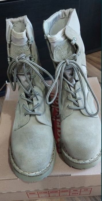 Bocanci din piele naturala