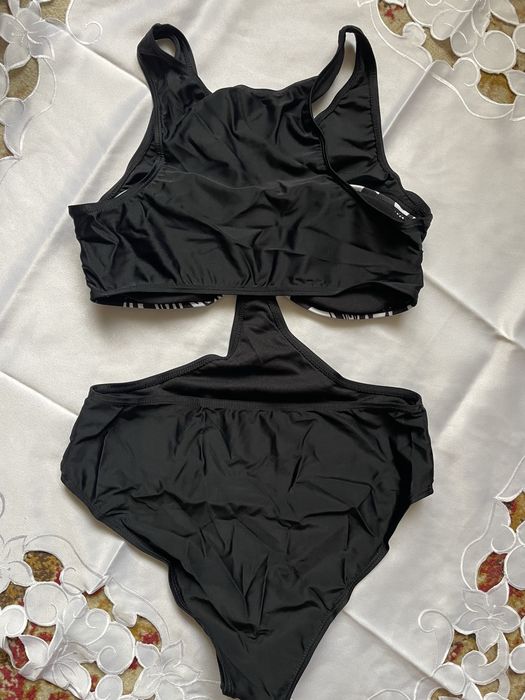 Costum de baie intreg alb negru Marime M