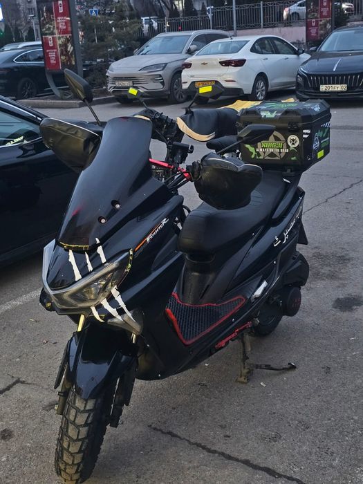 Макси Li Ya 2024