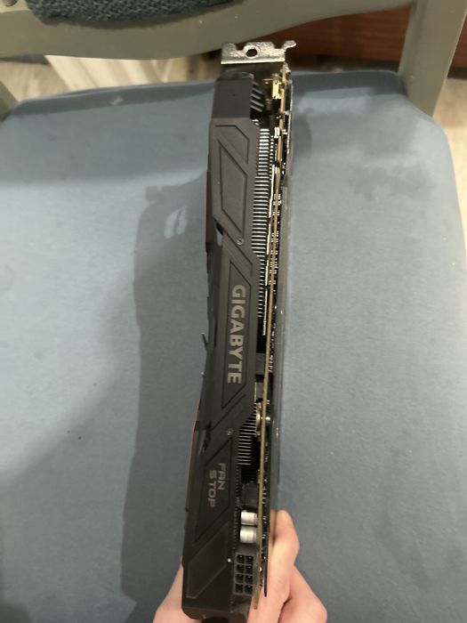 Видеокарта 1070 8гб от gigabyte