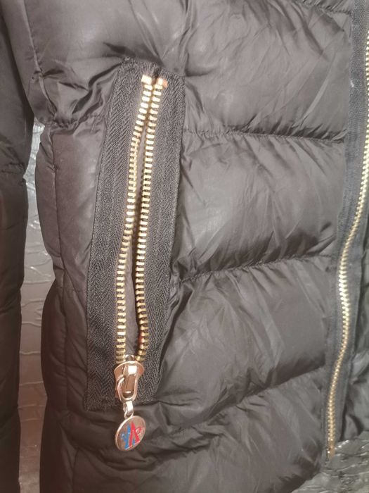 Оригинален пухен Moncler  Selle