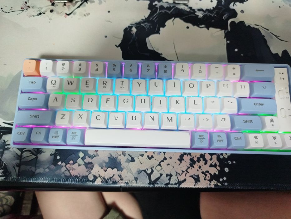 Продам клавиатуру: LANGTU GK65