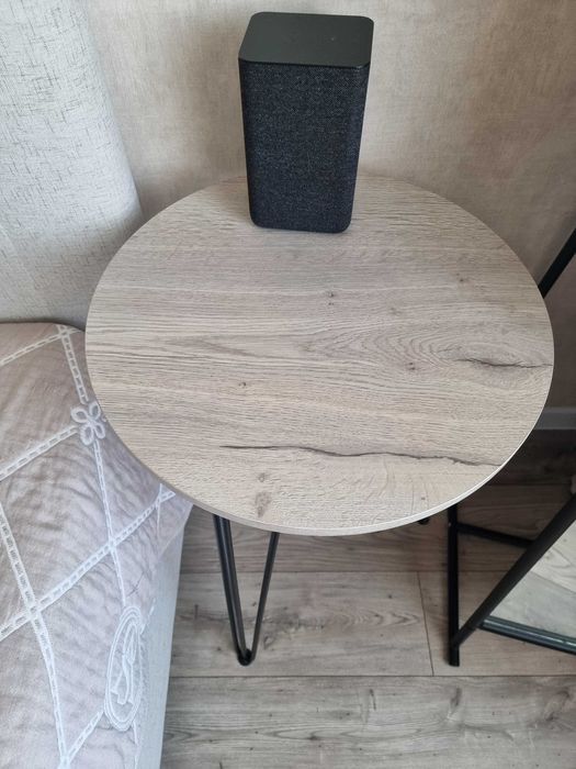 Столик, прикроватный столик