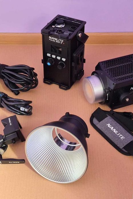 Nanlite Forza 300 II Daylight – Ca nouă, folosită rar în studio (Garanție Noiembrie 2026)