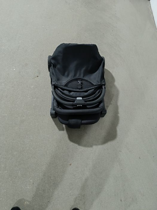 Vând cărucior pretabil și pt deplasările cu avionul