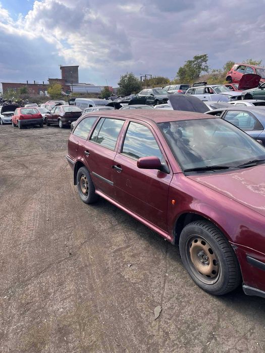 Шкода Октавия 1.9 дизел 1999 година на части