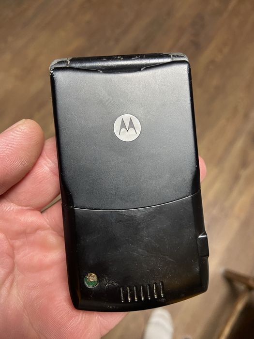 Motorola V3 в добро състояние