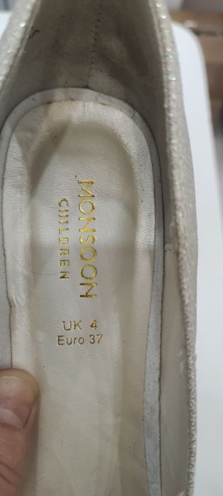 Женские туфли праздничные