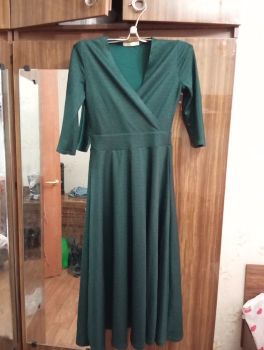 Продам два платья