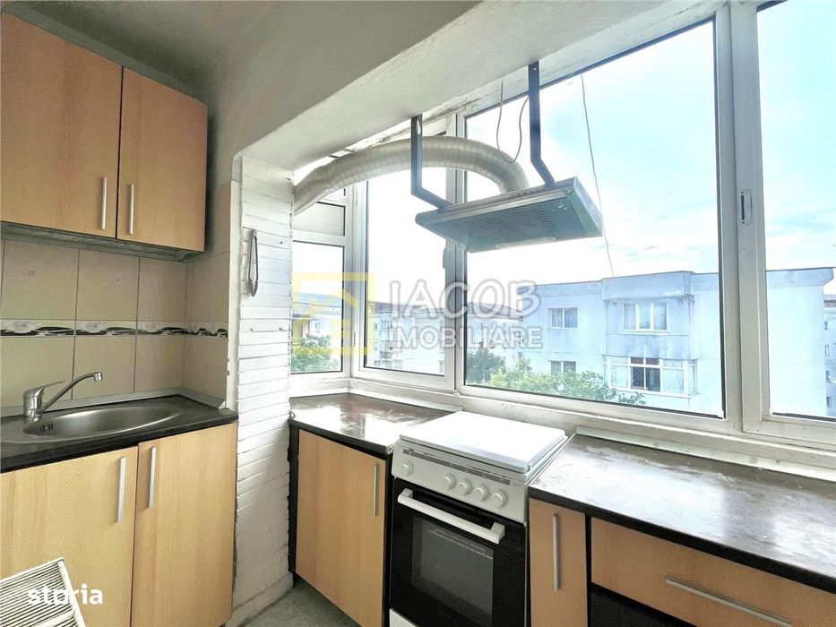 2 camere decomandate zona Stefan cel Mare Bacau