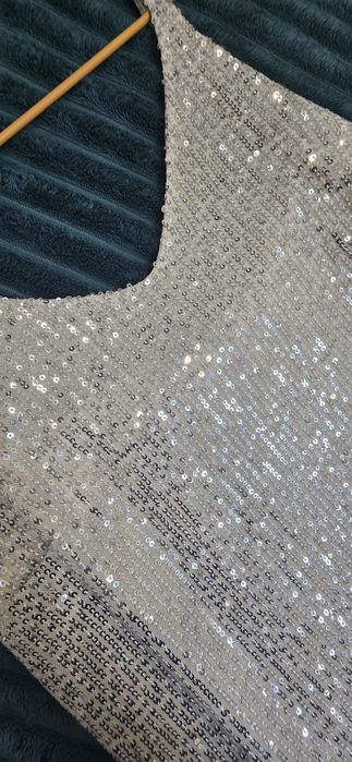 Продаю плятья блестяшая