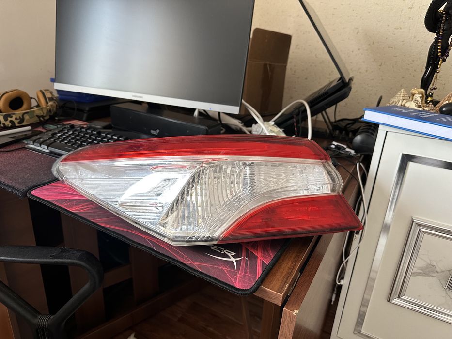 Задная фара камри 70