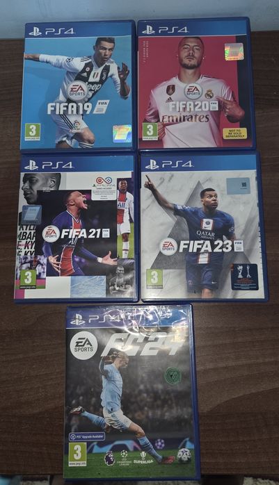 Vând PlayStation 4 Slim + multe jocuri