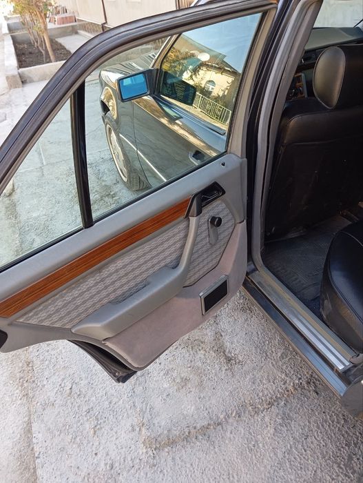 W124 E230 Mercedes Benz sotiladi