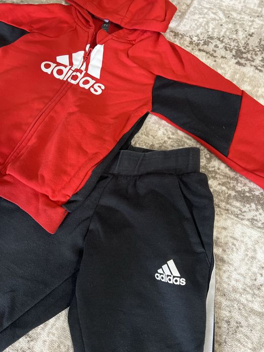 Екипче Адидас 3-4г.