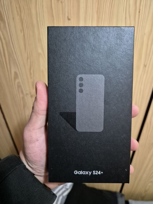 Продавам Samsung Galaxy S24 plus 256 Като нов