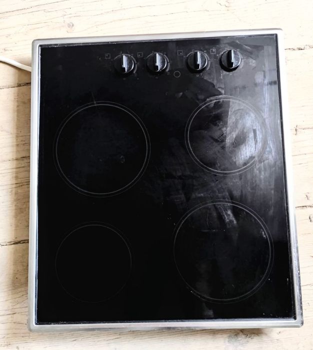 Plită vitro ceramică electrică cu 4 zone de gătit
