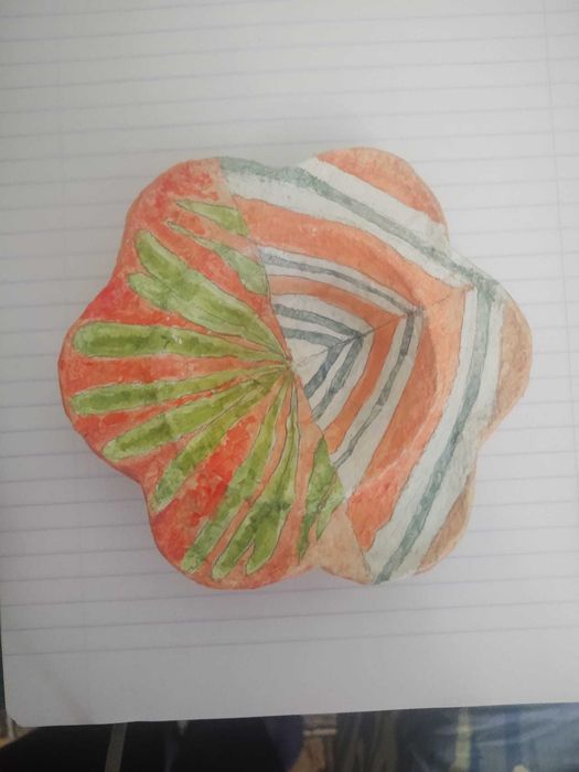 Mici boluri handmade și pictate manual din papier mache
