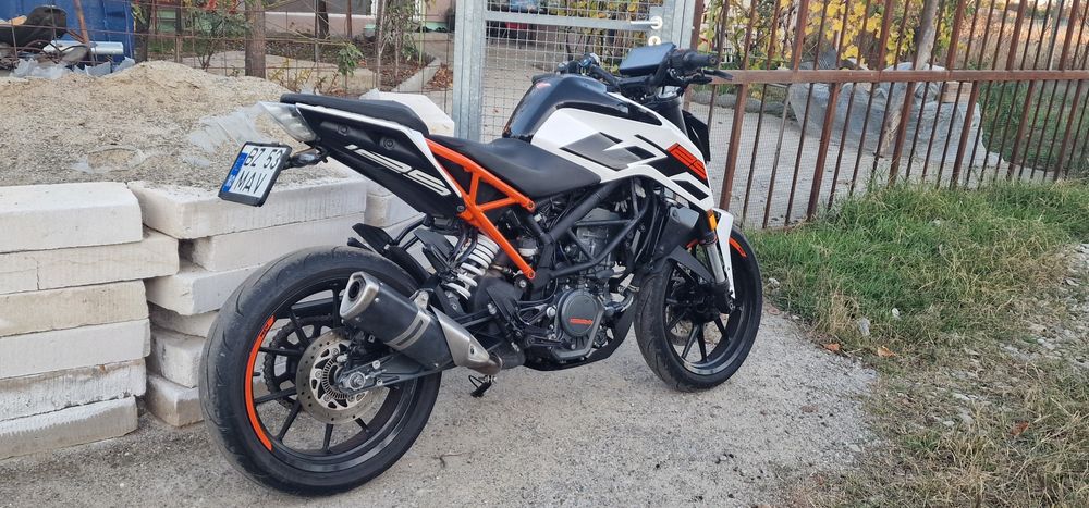Vand KTM Duke 125CC 16 ani A1