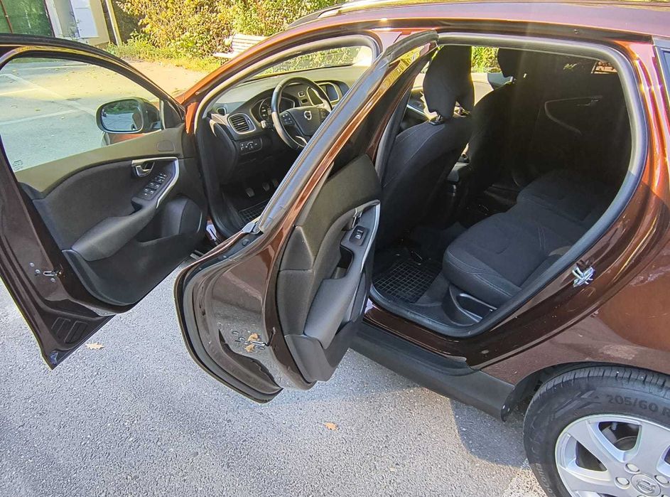 Volvo v40 cross country