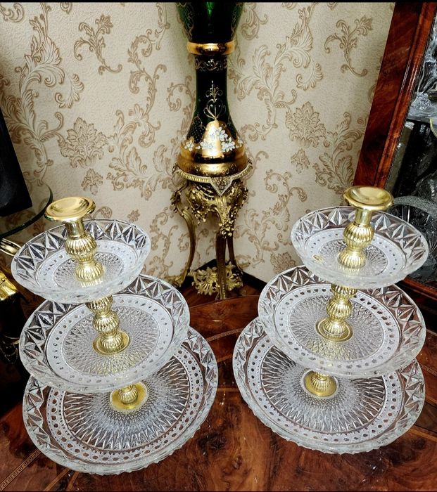 Хрусталь. Этажерки трёхярусные. Дёшево !