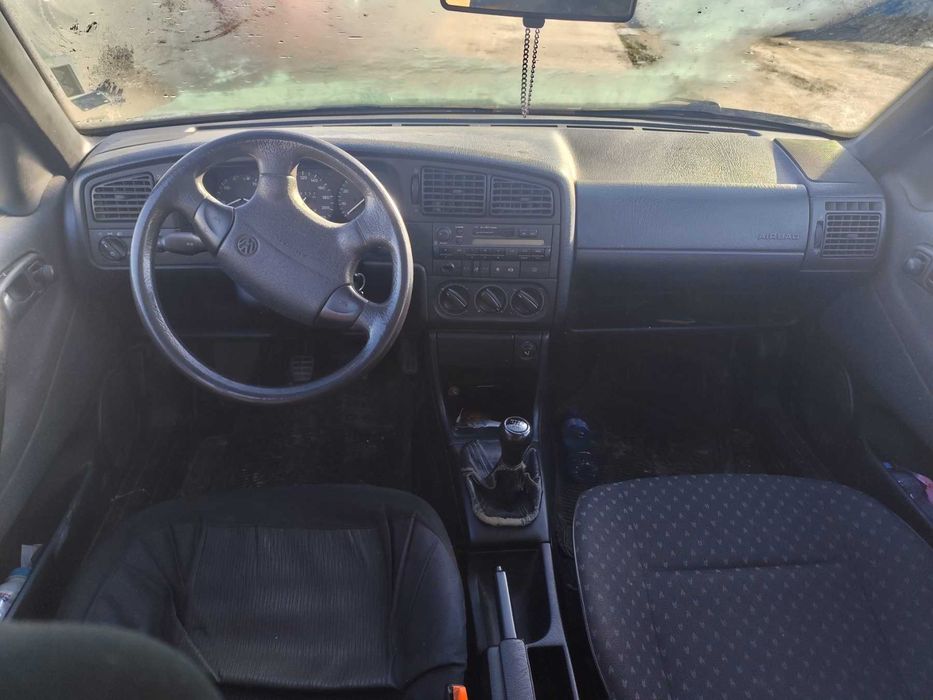 VW Passat 1.8 - 90к.с - 1994г. части