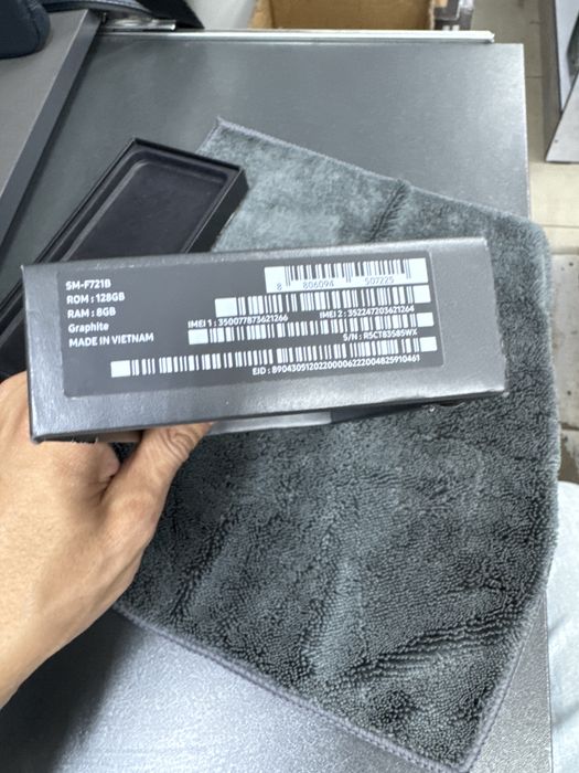 Samsung galaxy Z flip 4 vietnam