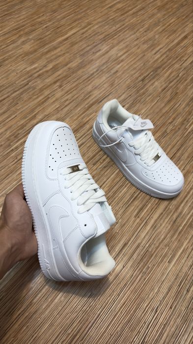 Срочно продам Nike Air Force I