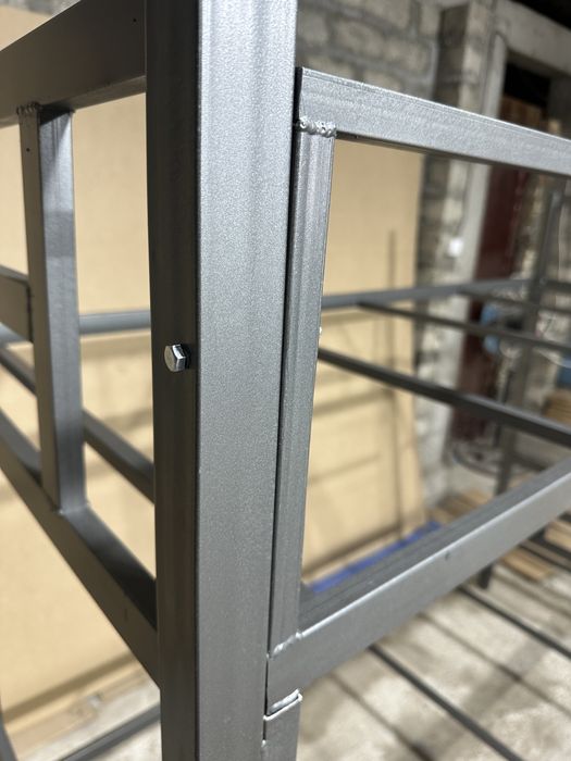 Двухъярусная кровать