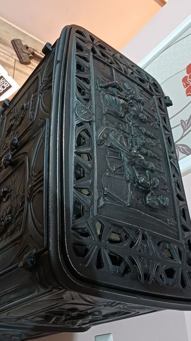 Sobă din fontă foarte veche  o adevărată bijuterie