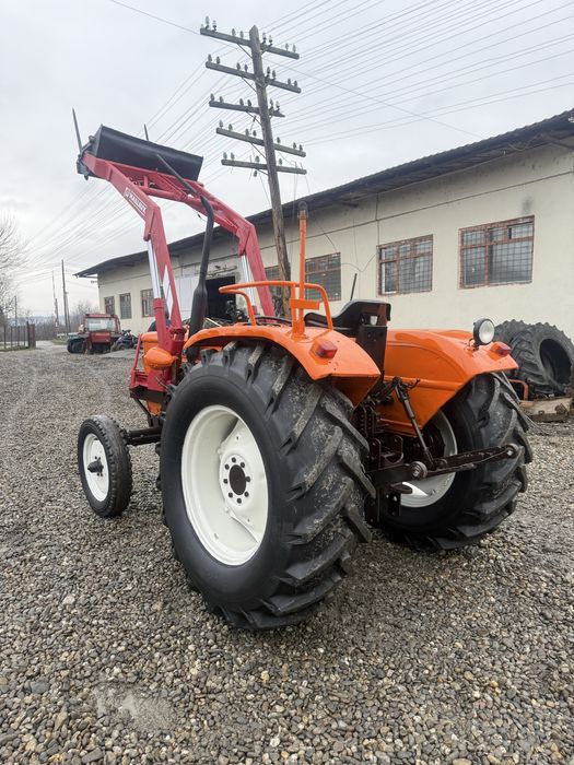 Vand tractor Fiat 540 cu incarcator frontal