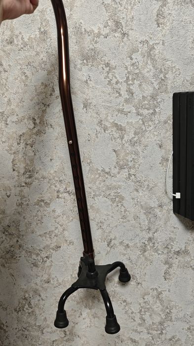 Костыль новый ( высота регулируется)