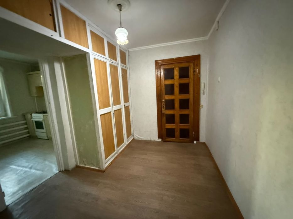 Продам 2 комн квартиру на 8 школе