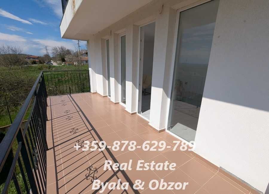 Просторен двустаен апоартамент с 2 бани и с голяма тераса