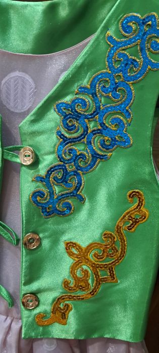 Жилет жилет 5-6 лет