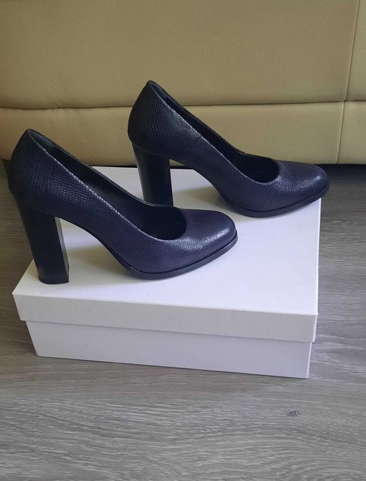 Дамски обувки Dario Bruni, цвят тъмно син, естествена кожа. Номер 38.