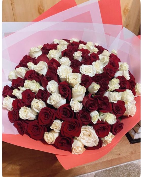 101 роза, белые коасные розы, коасивый свежий букет