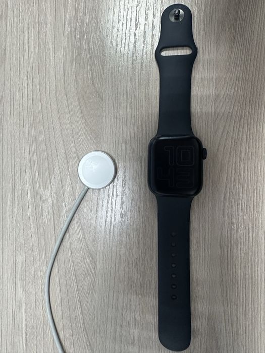 Продам apple watch 8 series