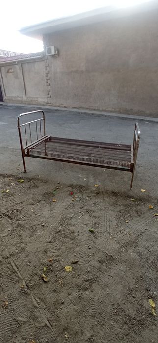 Кровать железний