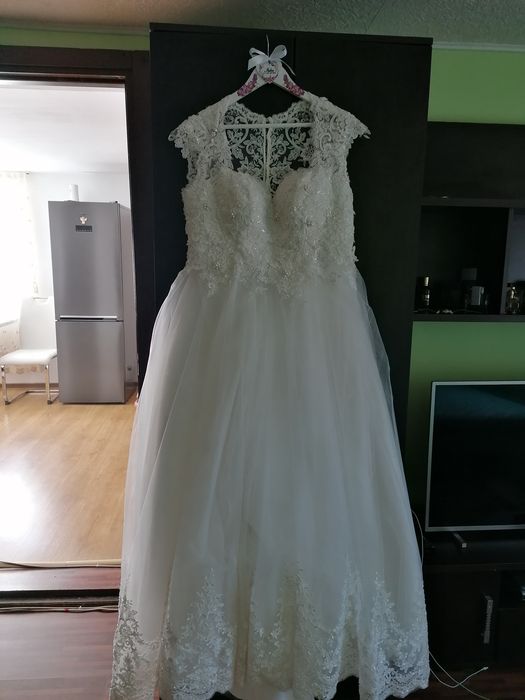 Rochie de mireasa model superb
