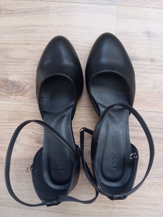 Дамски обувки за танци