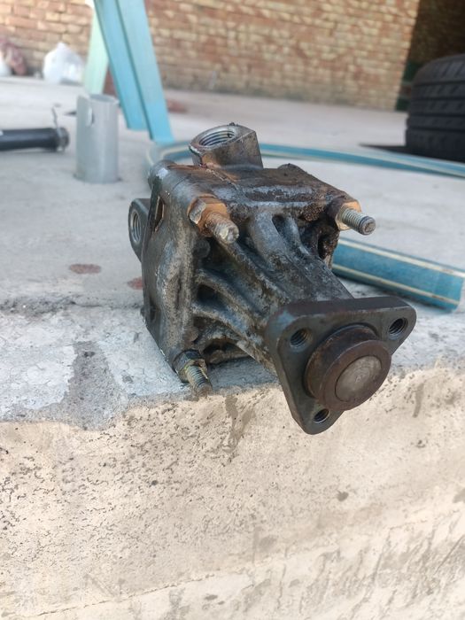 Гур насос от Ауди В4