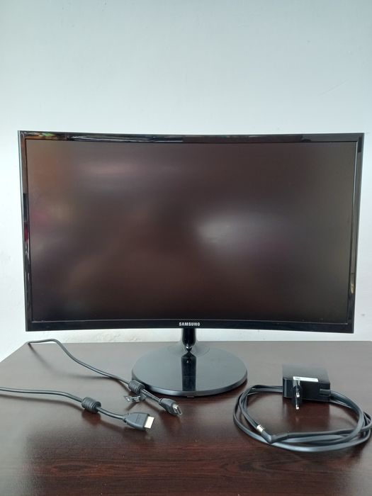 Samsung C24F350FHU – 24" Full HD, Отлично състояние + HDMI & адаптер