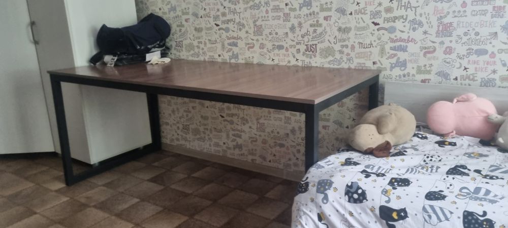 Стол в стиле лофт