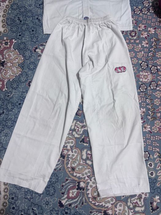 Продаётся форма и экипировка для тхэквондо (GTF).