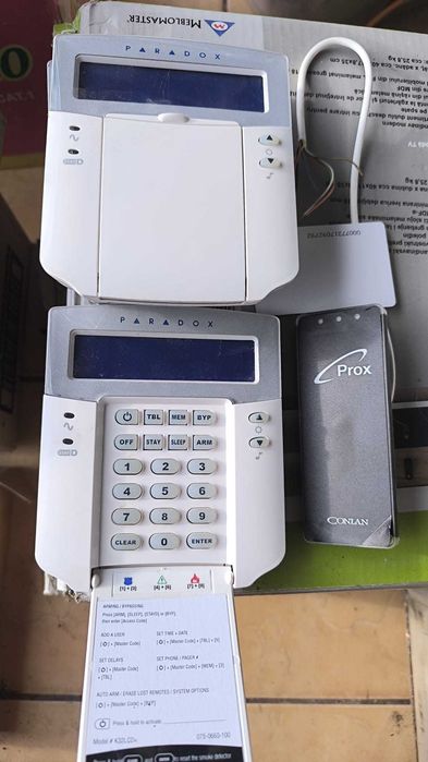 Lot echipamente securitate - alarma, supraveghere video, control acces