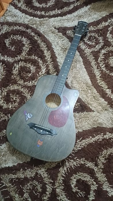 Продаю гитару Tree Rantos