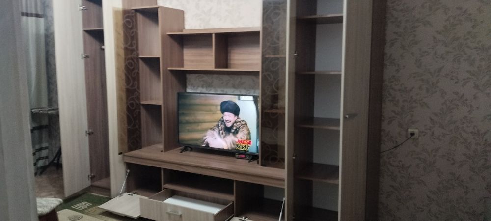 Продам стенку в гостиную