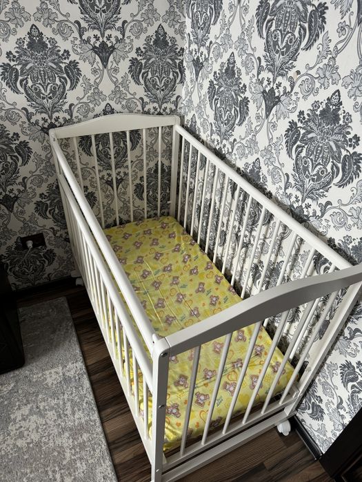 Детская кроватка